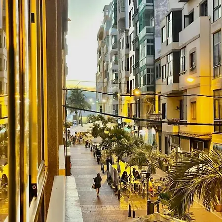 Affordable Holiday Accommodation For Large Families And Groups At Las Canteras Beach With 3 Bedrooms And Free Parking Las Palmas de Gran Canaria Exterior photo