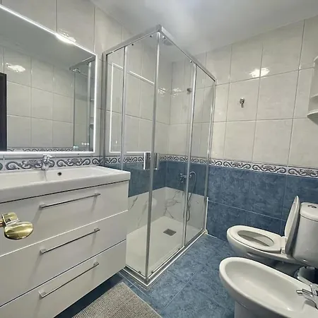 Affordable Holiday Accommodation For Large Families And Groups At Las Canteras Beach With 3 Bedrooms And Free Parking Las Palmas de Gran Canaria Exterior photo