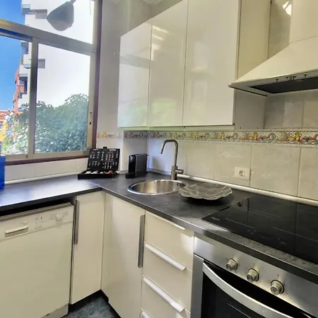 Affordable Holiday Accommodation For Large Families And Groups At Las Canteras Beach With 3 Bedrooms And Free Parking Las Palmas de Gran Canaria Exterior photo