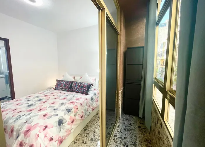 Affordable Holiday Accommodation For Large Families And Groups At Las Canteras Beach With 3 Bedrooms And Free Parking