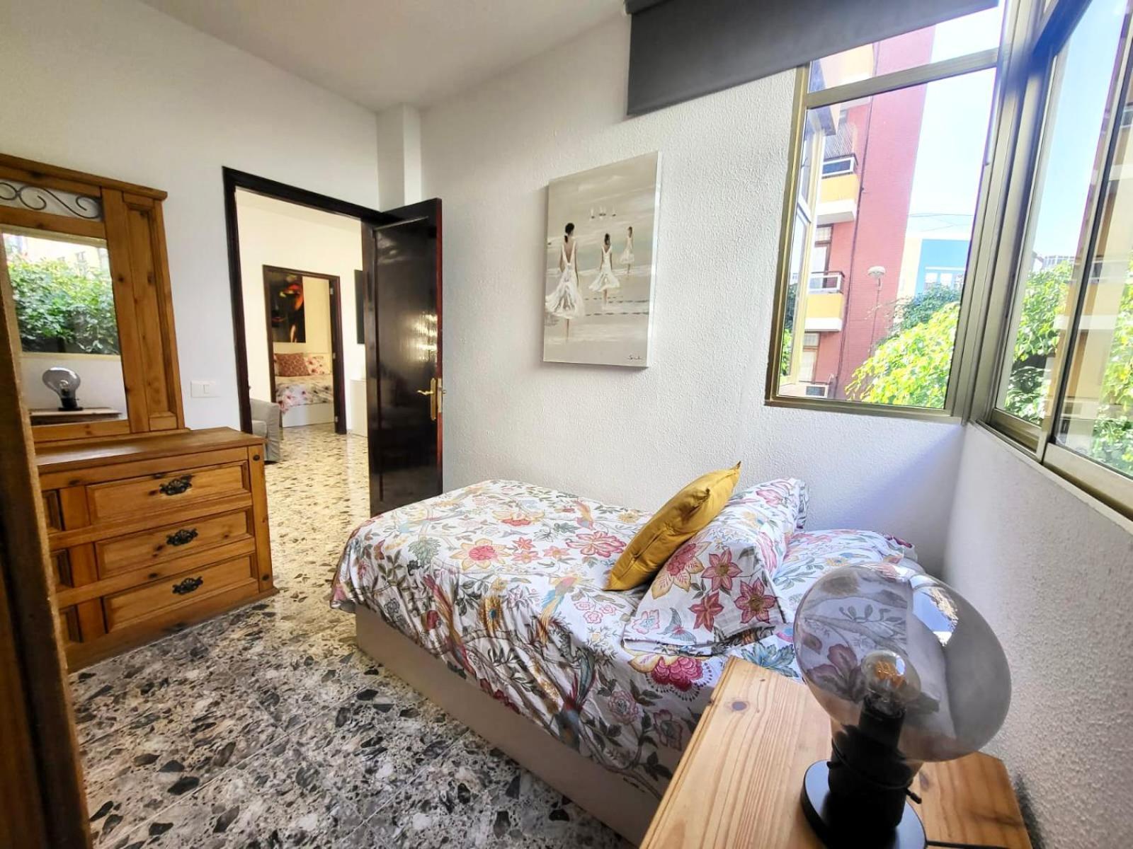 Apartment Affordable For Large Families And Groups At Canteras With 3 Bedrooms And Free Parking *