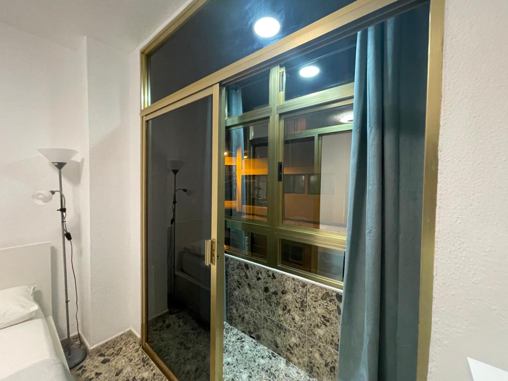Affordable For Large Families And Groups At Canteras With 3 Bedrooms And Free Parking Apartament Las Palmas de Gran Canaria