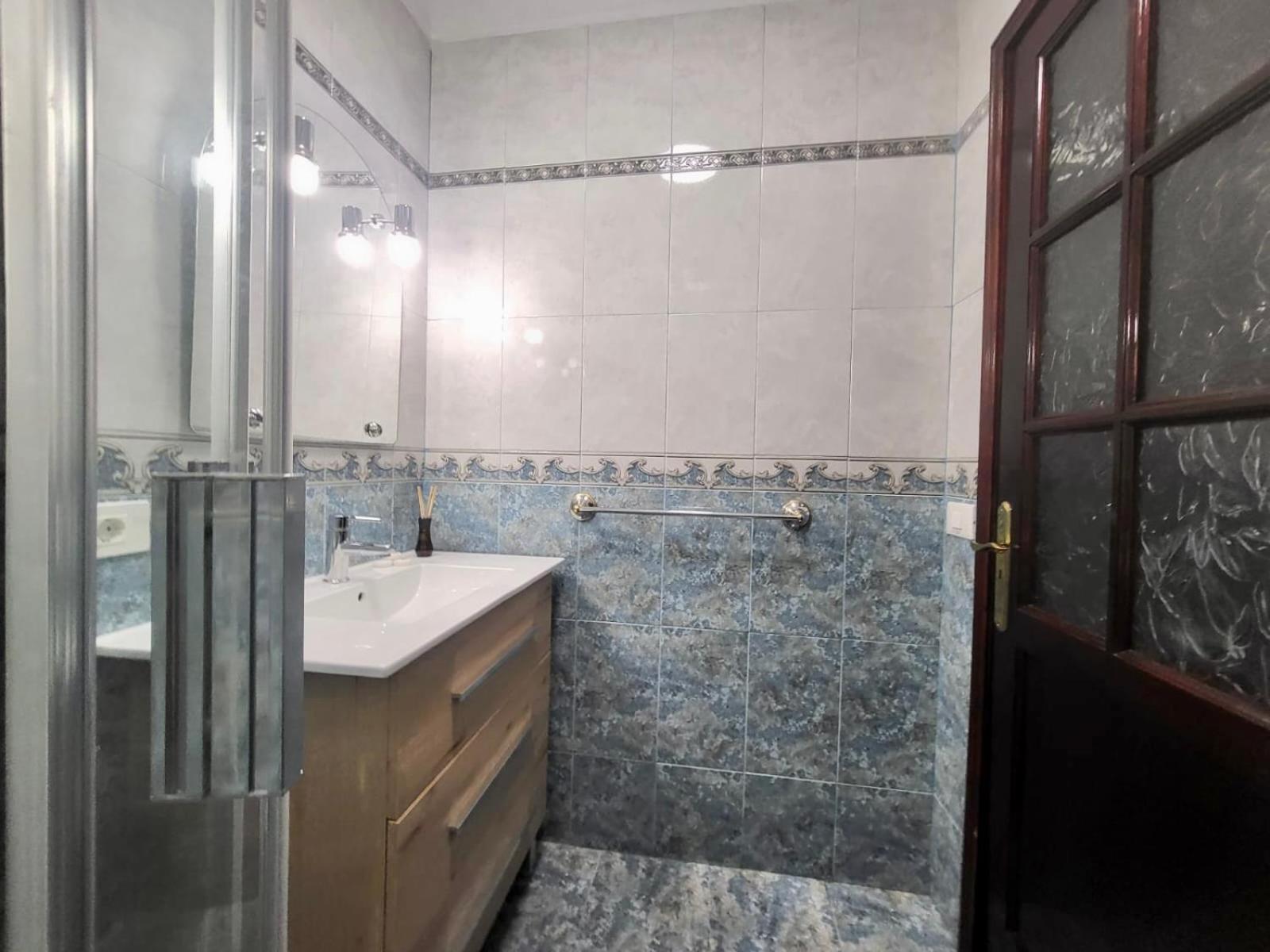 Affordable For Large Families And Groups At Canteras With 3 Bedrooms And Free Parking Apartament